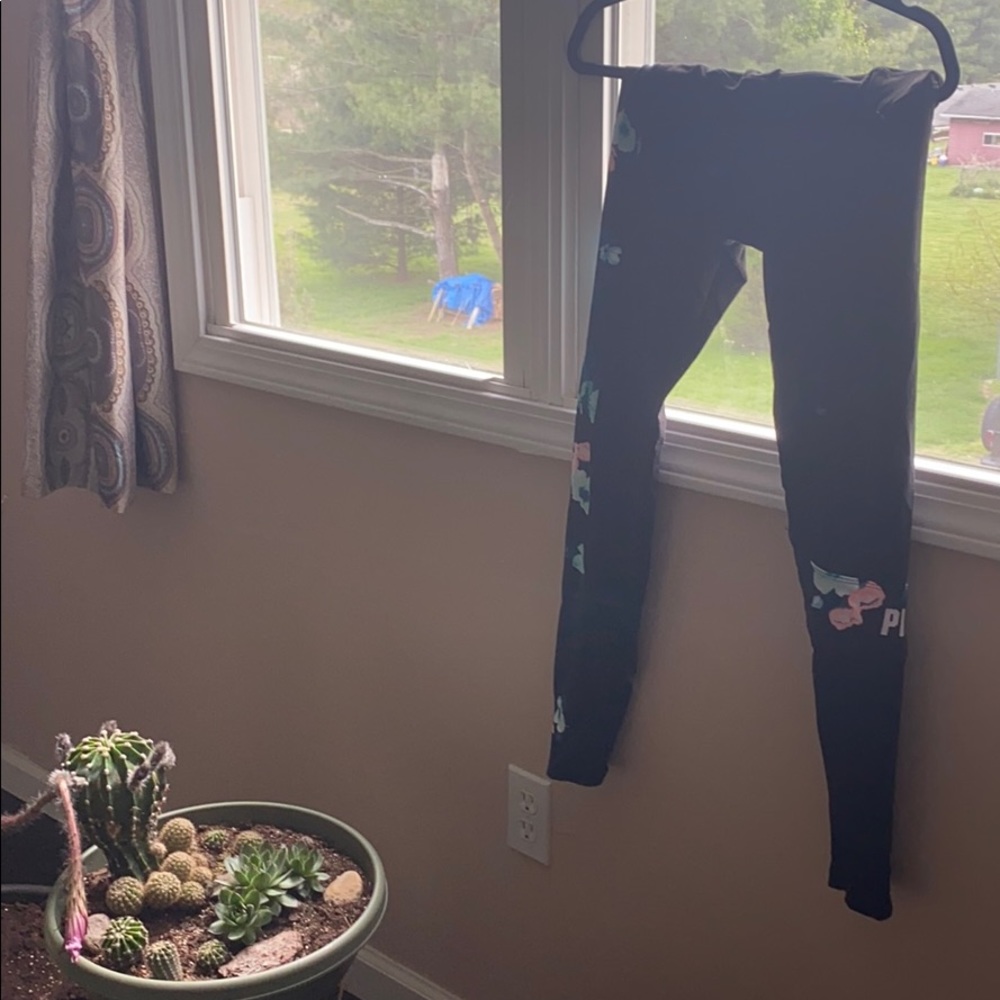 Victoria’s Secret leggings